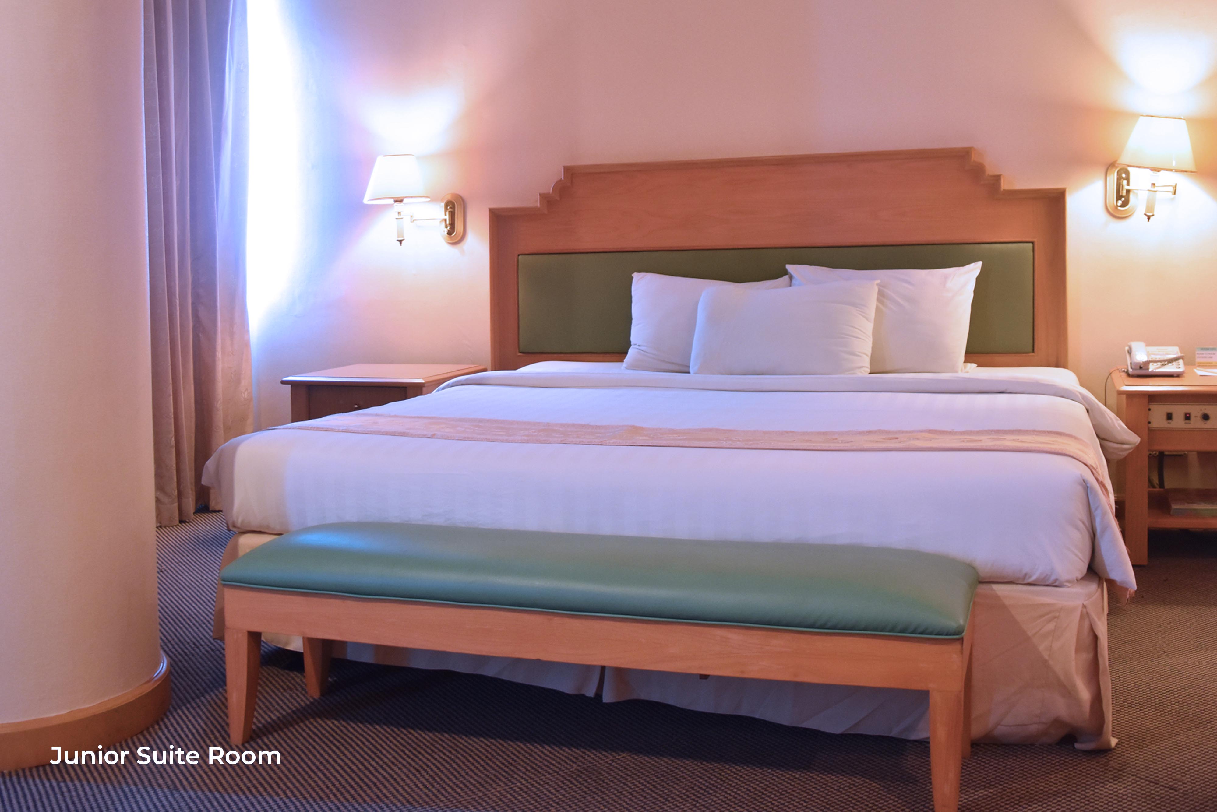 Junior Suite Room by tunjunganhotel.com